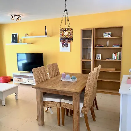Apt. Con Terraza Solarium De 70m2 - Acceso Directo A Piscina شقة