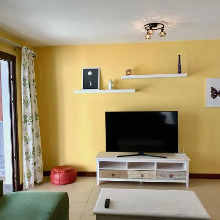 Apt. Con Terraza Solarium De 70m2 - Acceso Directo A Piscina شقة *