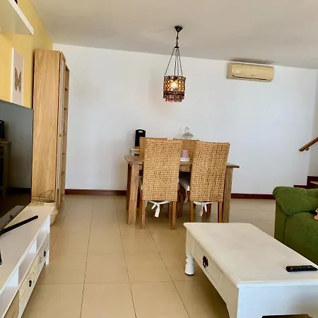 Apt. Con Terraza Solarium De 70m2 - Acceso Directo A Piscina شقة *
